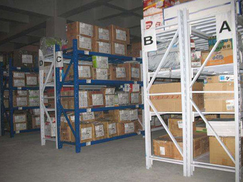 中型倉(cāng)儲(chǔ)貨架